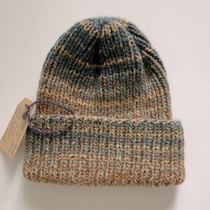 Hand Knitted Hat Italian New Self Striping Yarn Beige Gray Gold